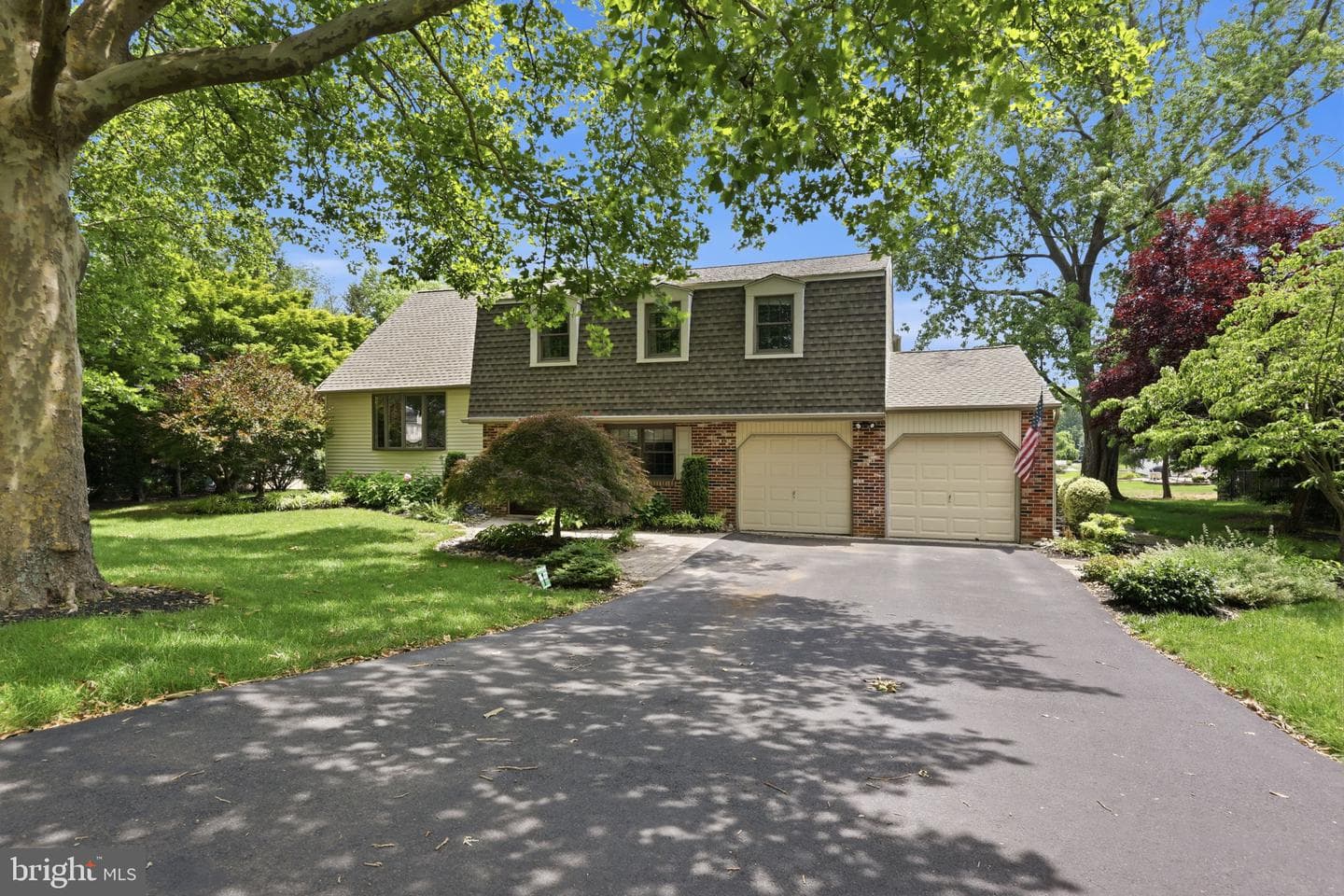 572 Sterling Street photo 46