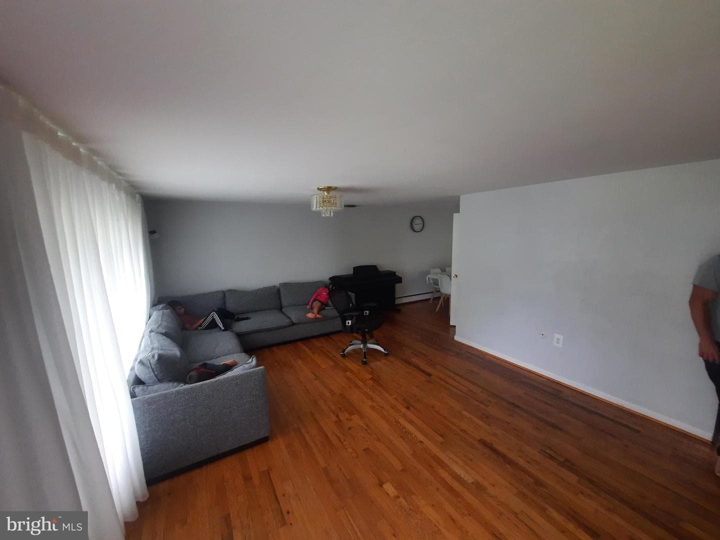 677 Clifford Street photo 6