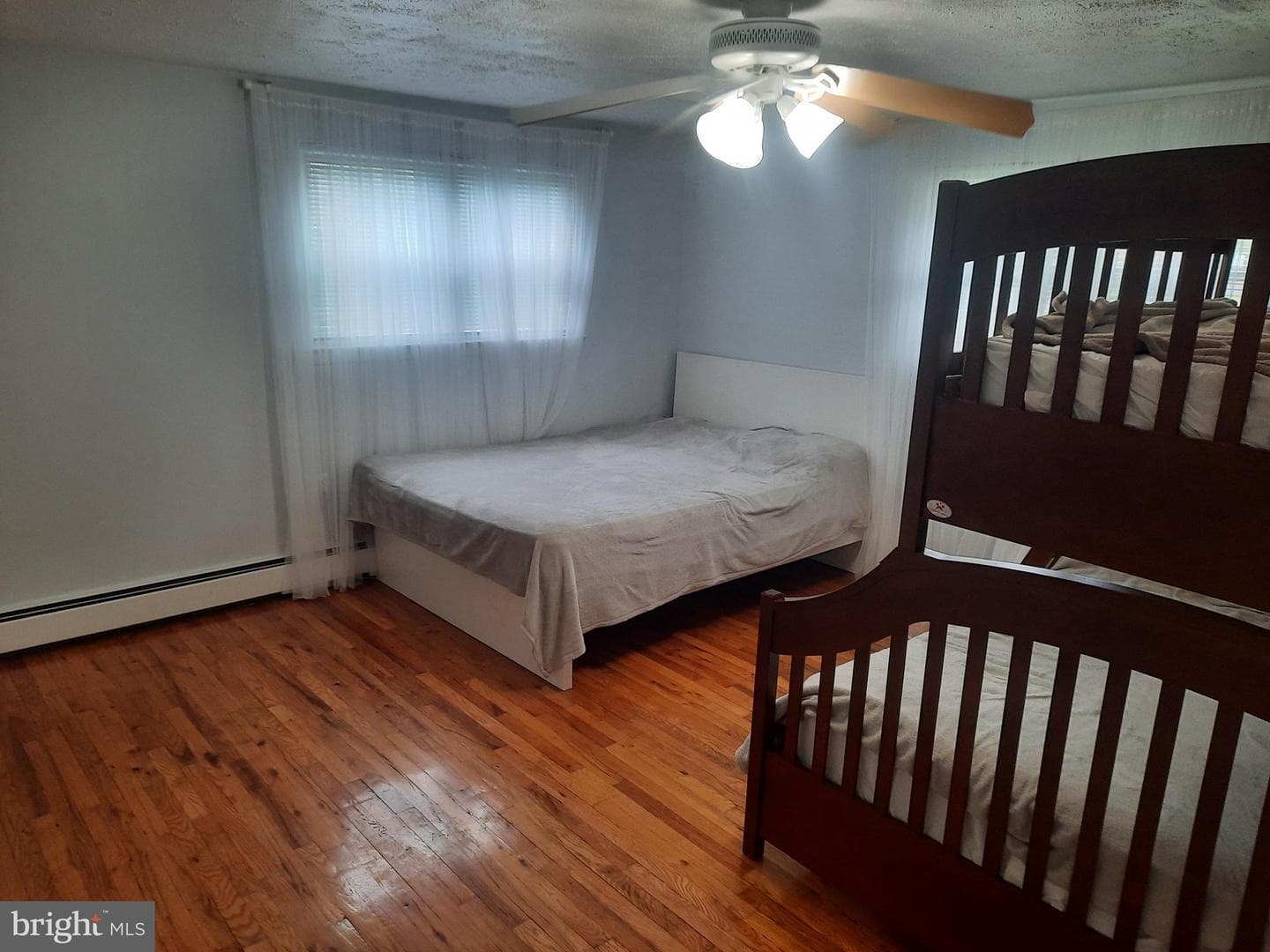 677 Clifford Street photo 9