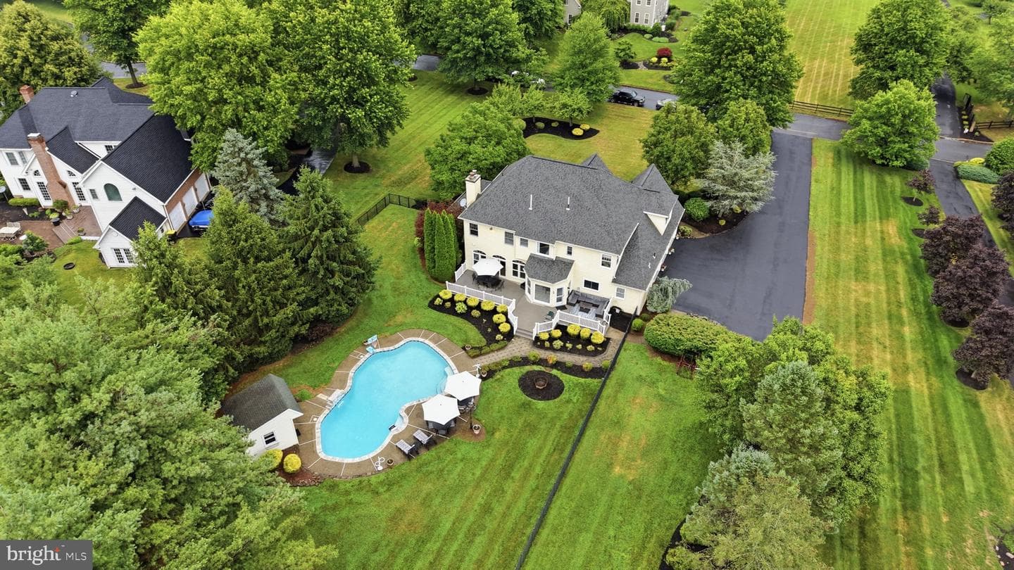 102 Whisper Wood Court photo 19