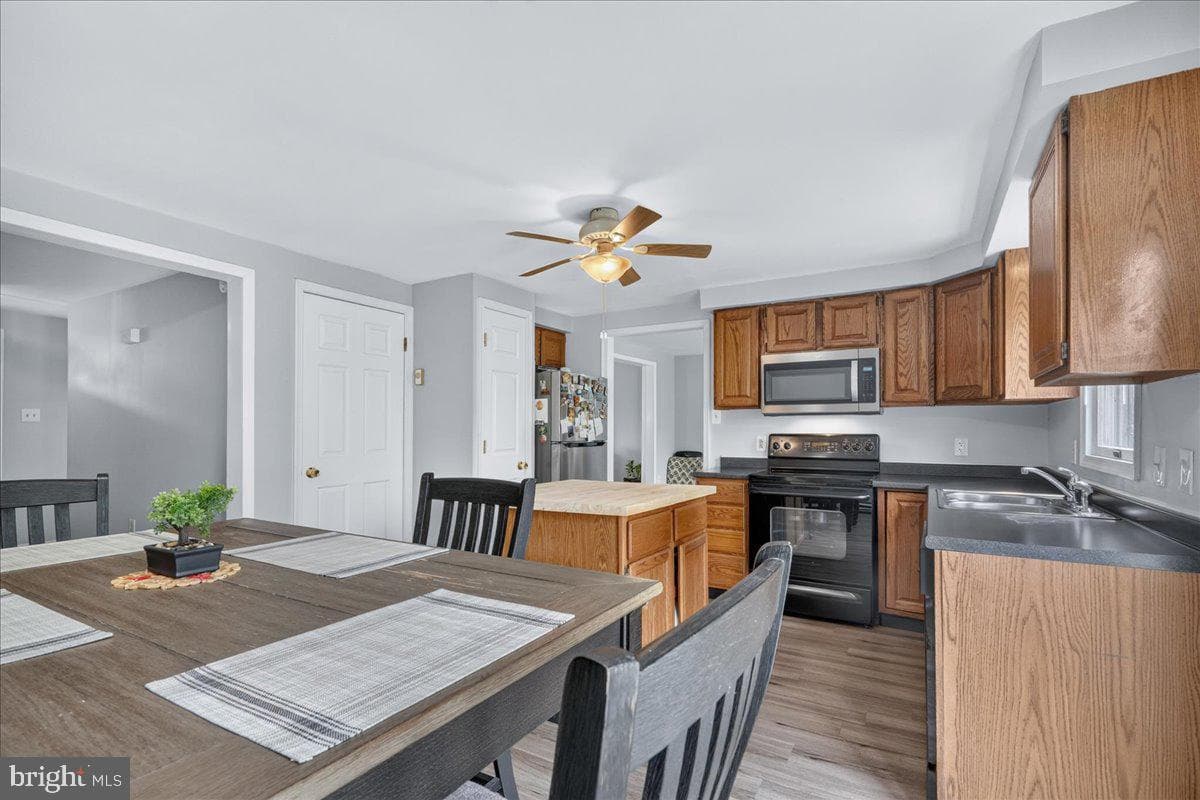 2836 Marion Avenue photo 19