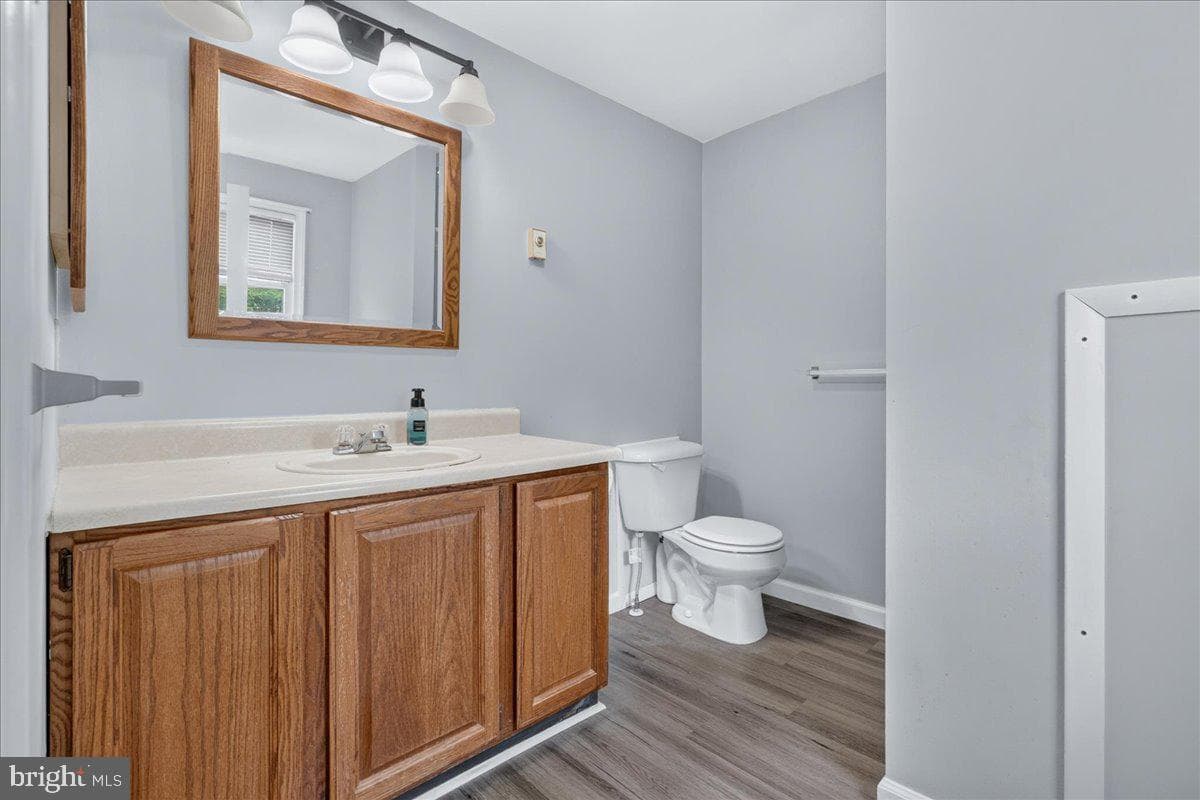 2836 Marion Avenue photo 32