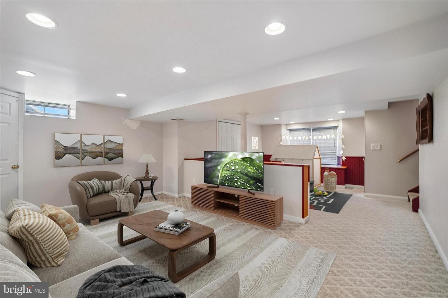 52 Castlewood Drive photo 27