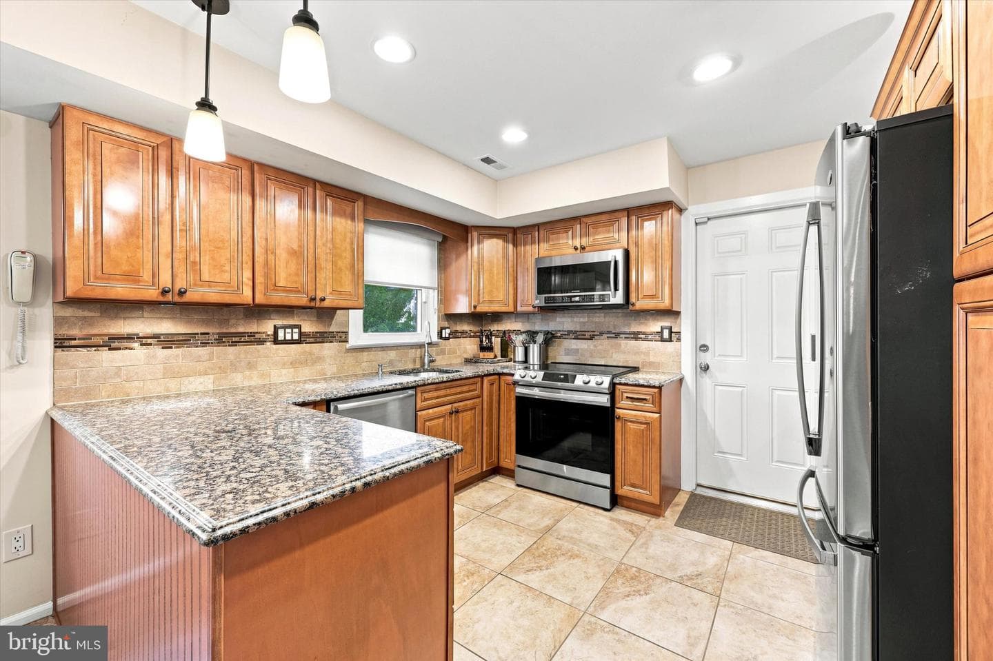4168 Remo Crescent photo 2