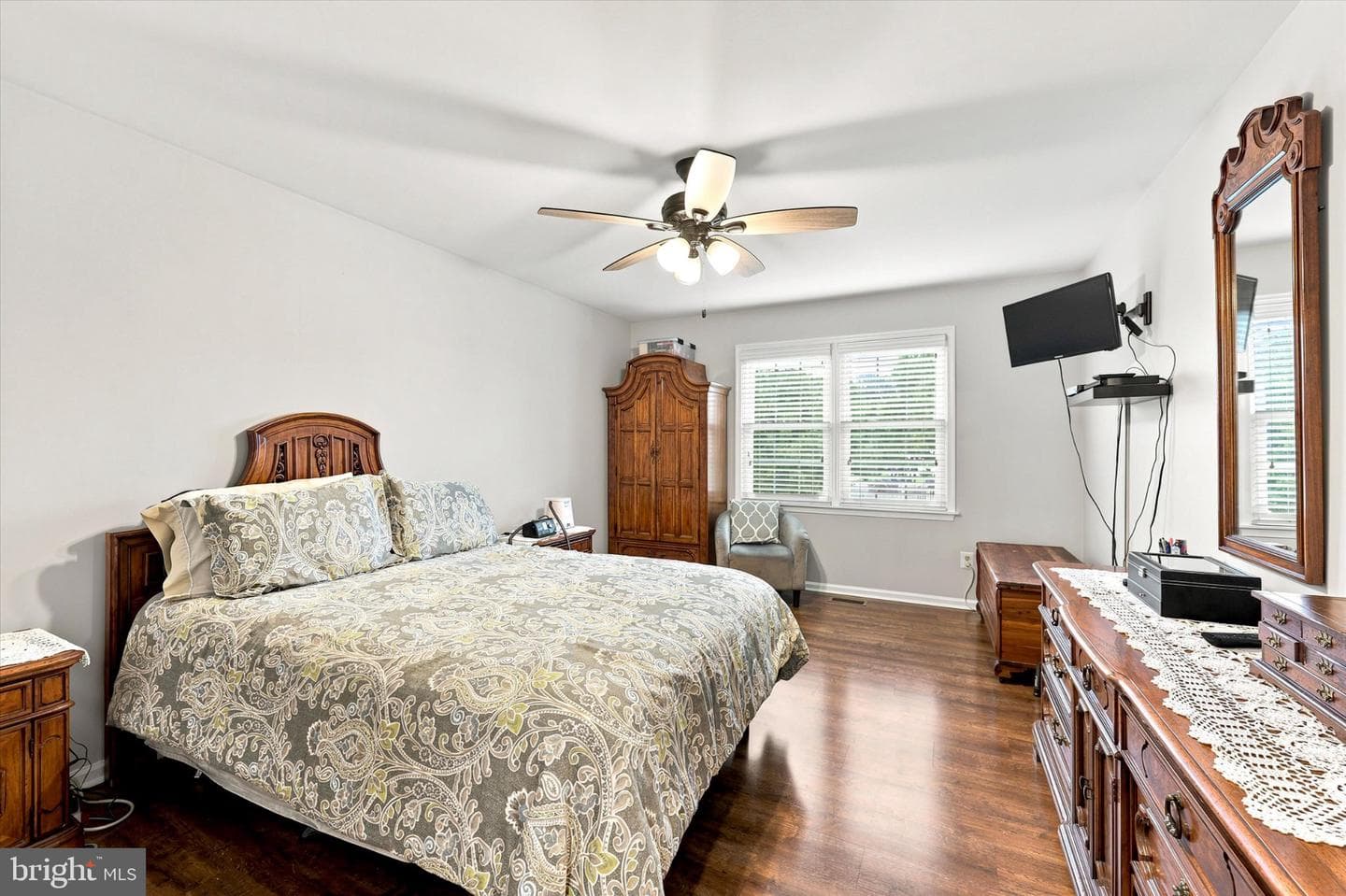 4168 Remo Crescent photo 9