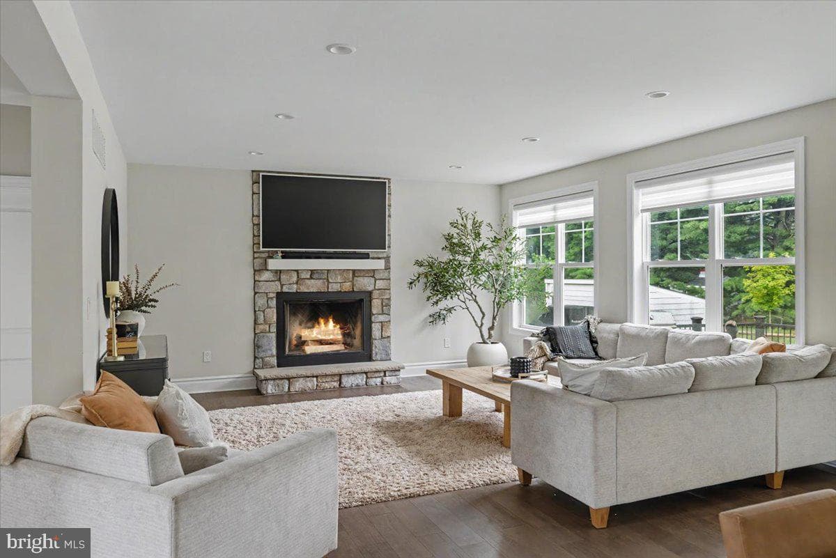 9 Foxtail Lane photo 14