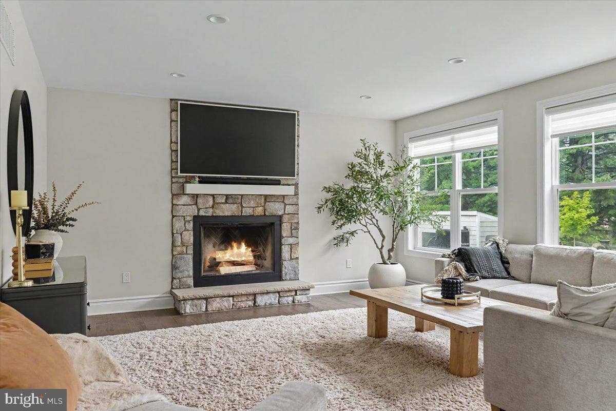 9 Foxtail Lane photo 16
