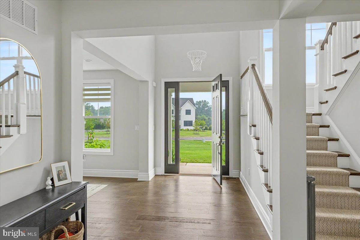9 Foxtail Lane photo 4