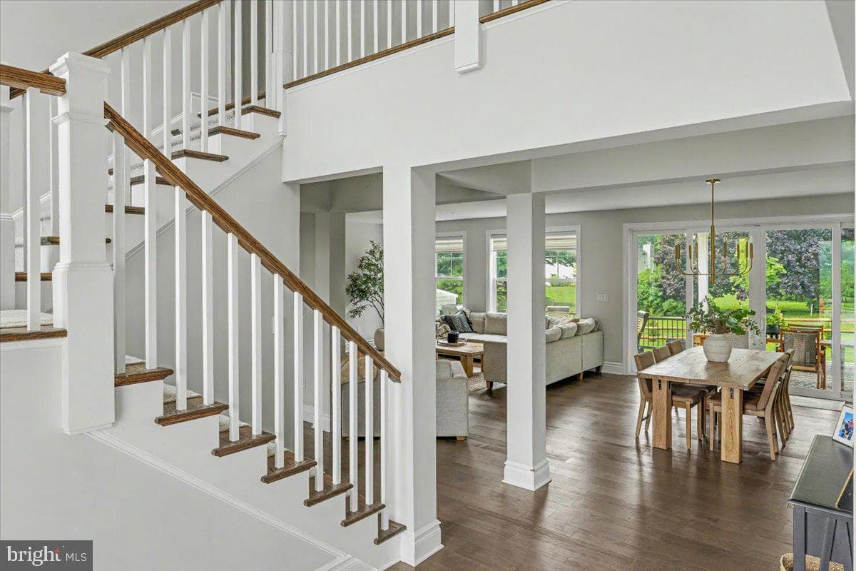 9 Foxtail Lane photo 5