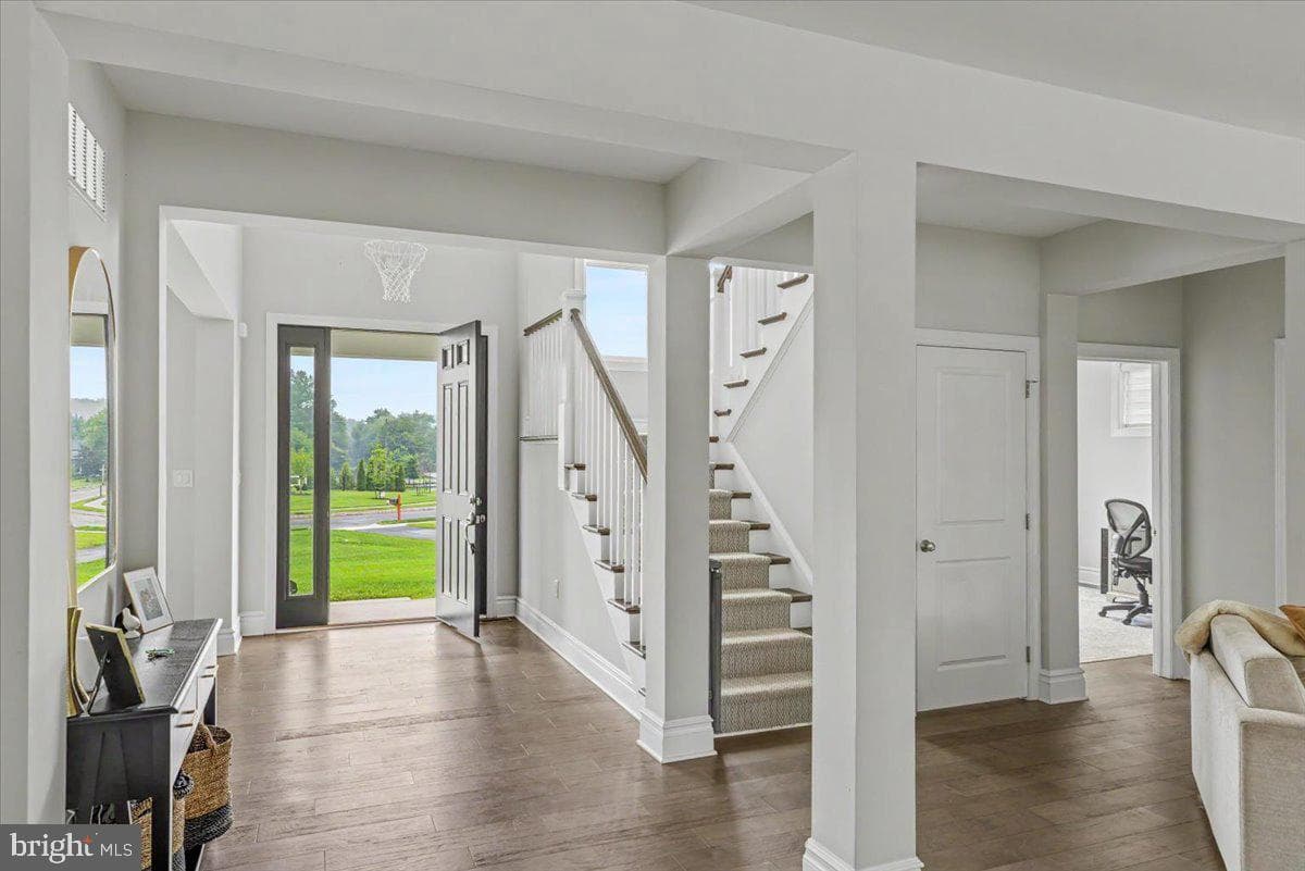 9 Foxtail Lane photo 6