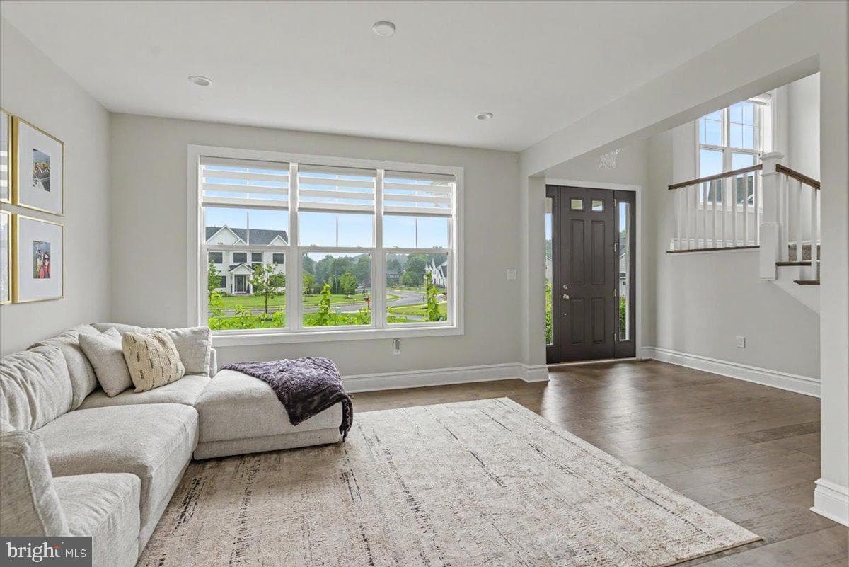 9 Foxtail Lane photo 9