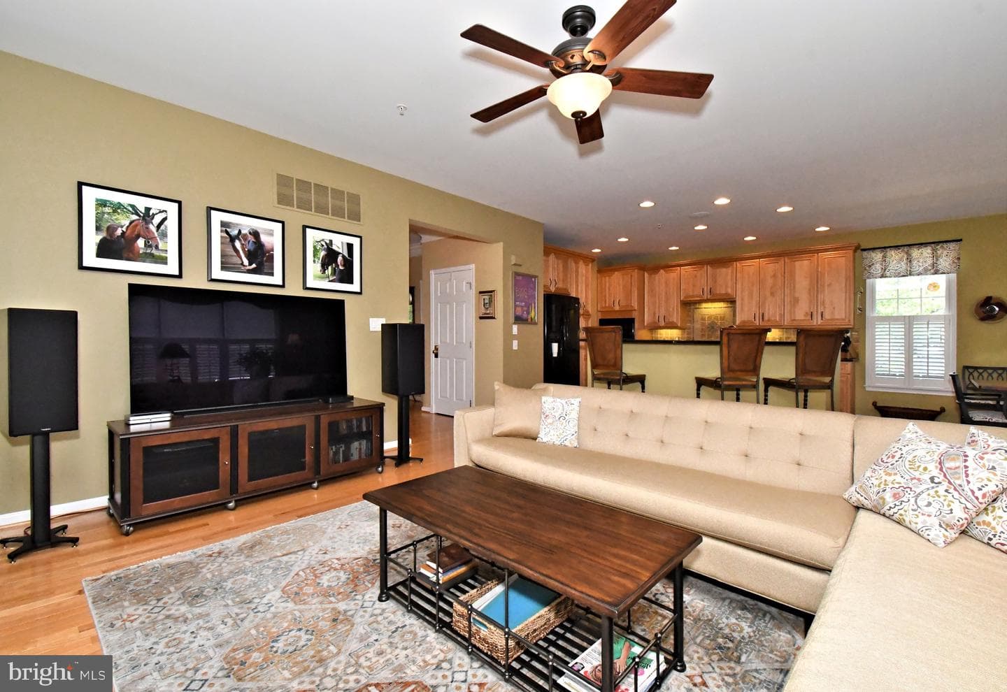 142 Cambridge Place photo 25