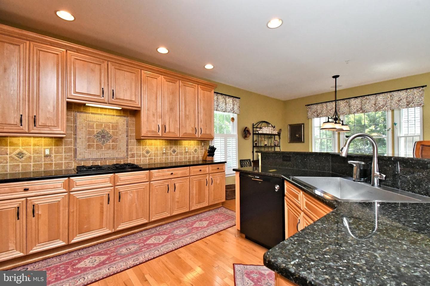 142 Cambridge Place photo 29