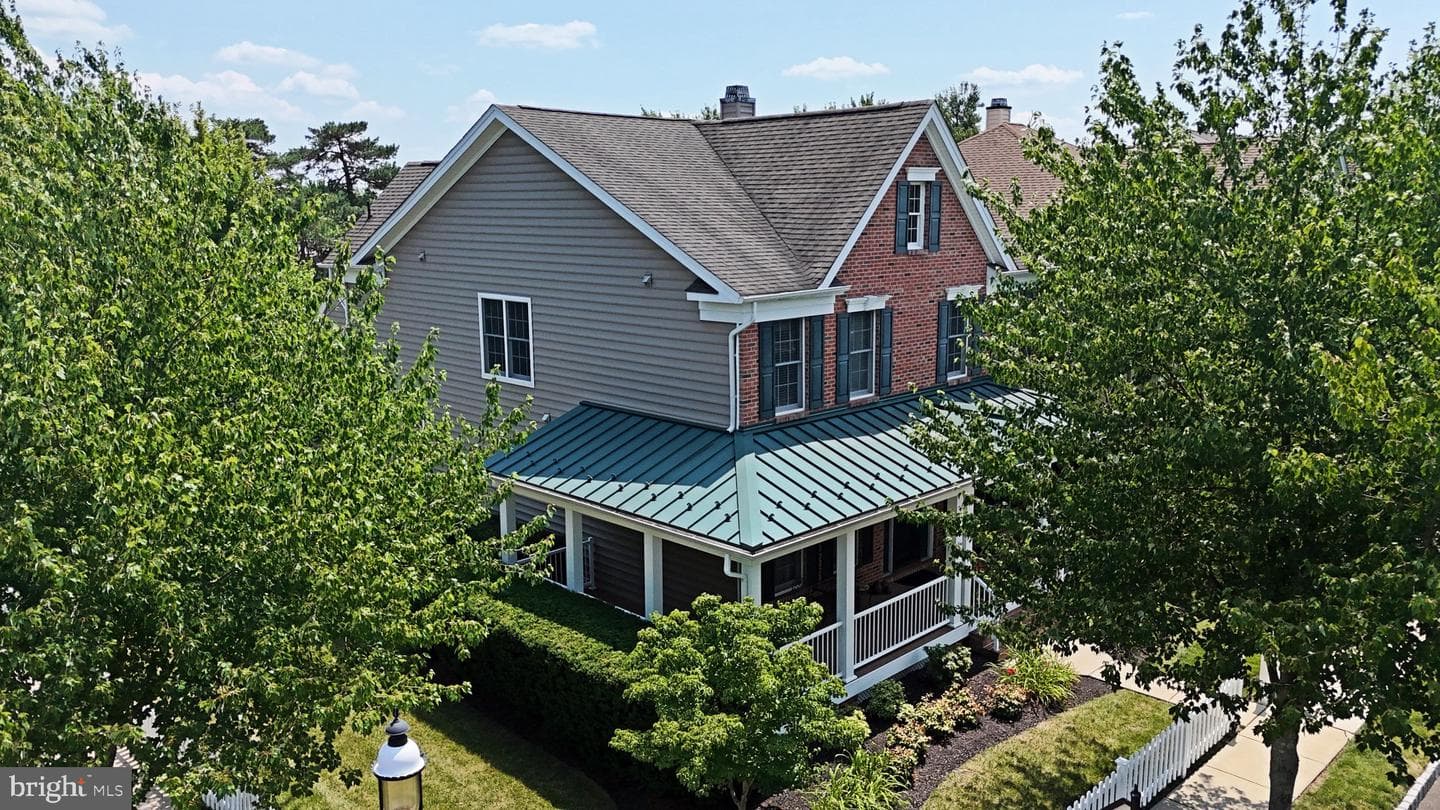 142 Cambridge Place photo 3