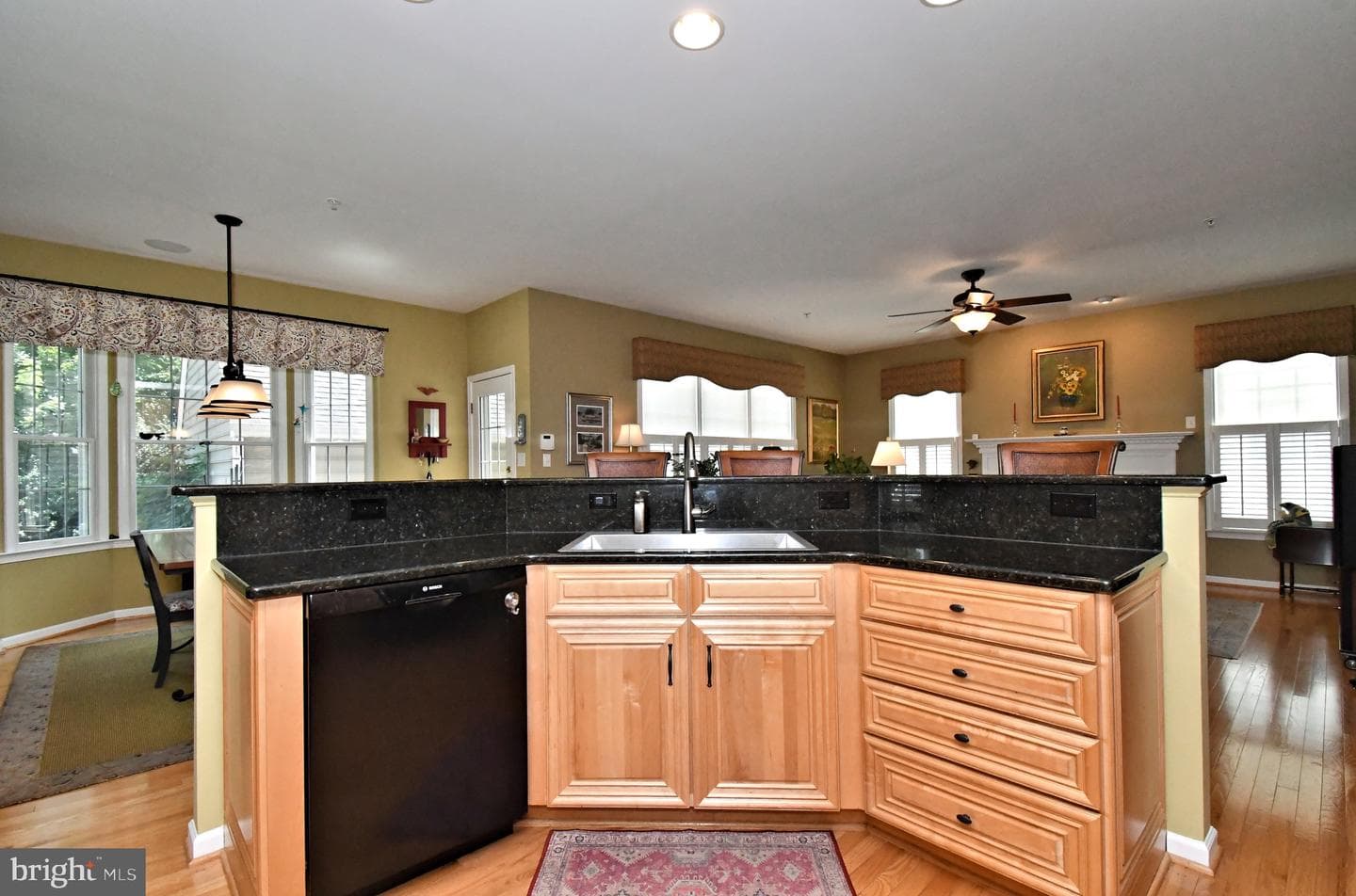 142 Cambridge Place photo 33