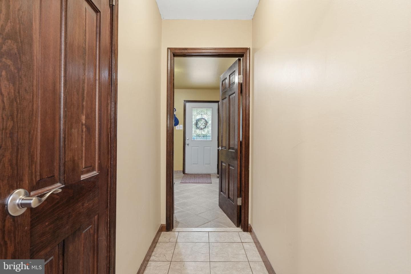 560 Lower Holland Road photo 20