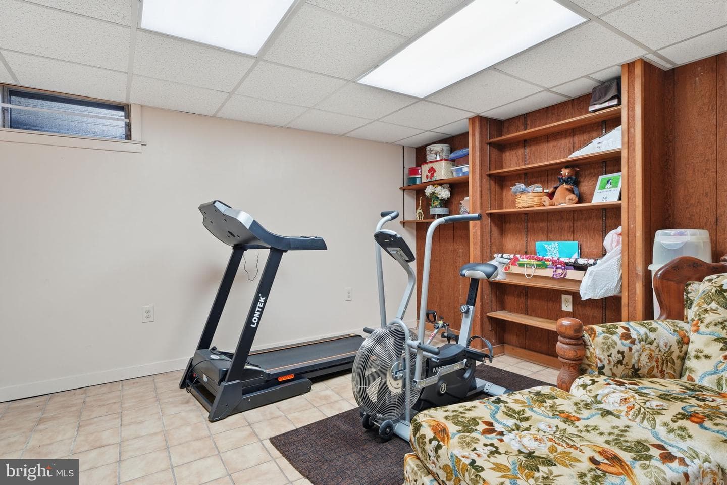 560 Lower Holland Road photo 46