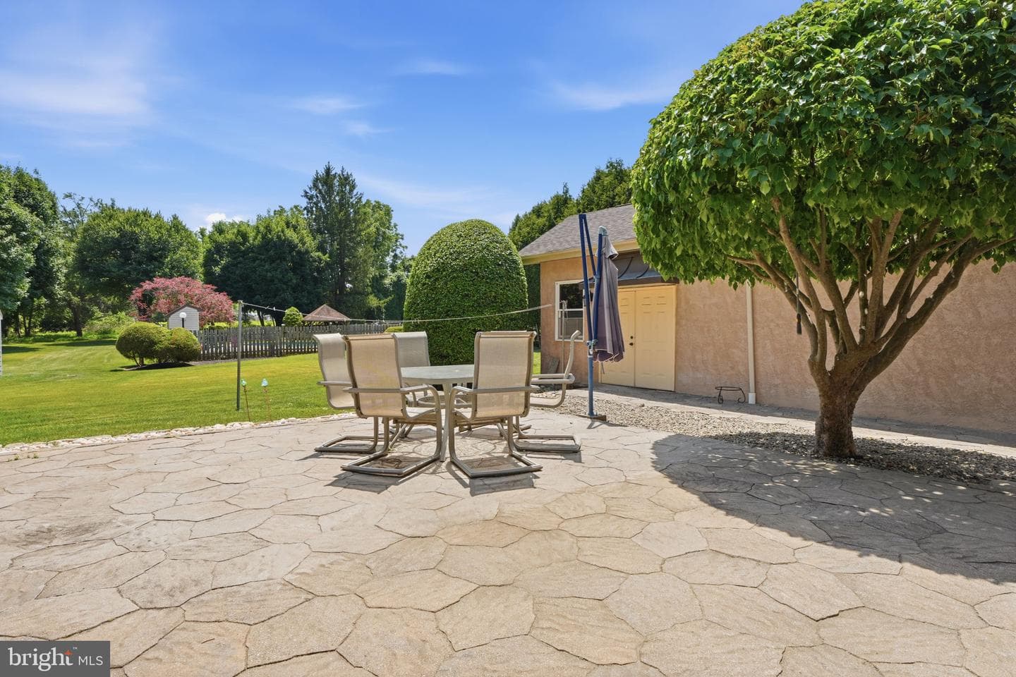 560 Lower Holland Road photo 51