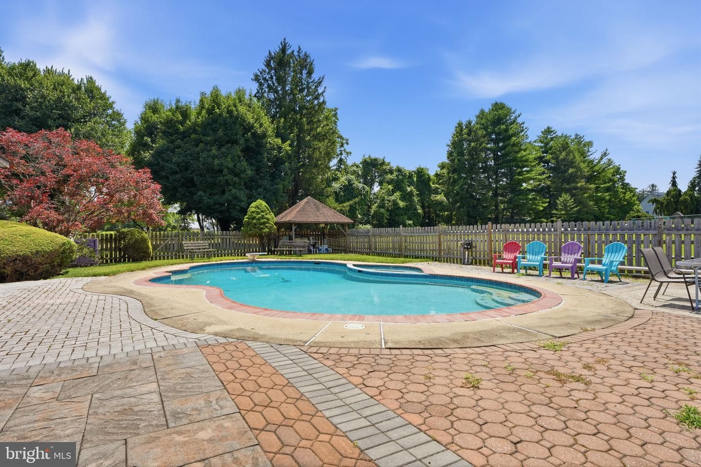 560 Lower Holland Road photo 63