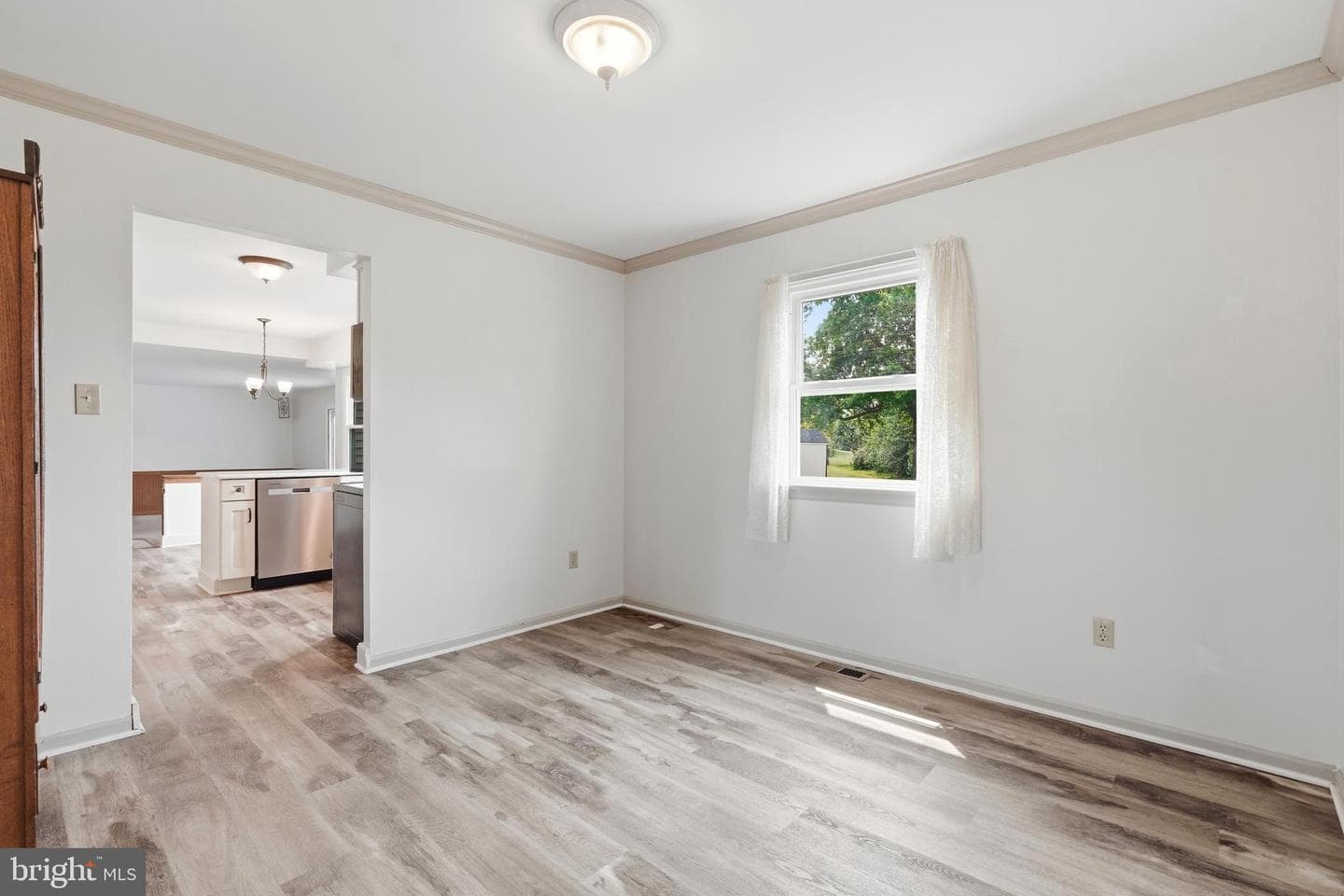 104 Noble Drive photo 6