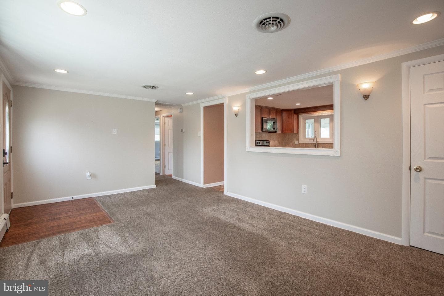 772 Clifford Street photo 10