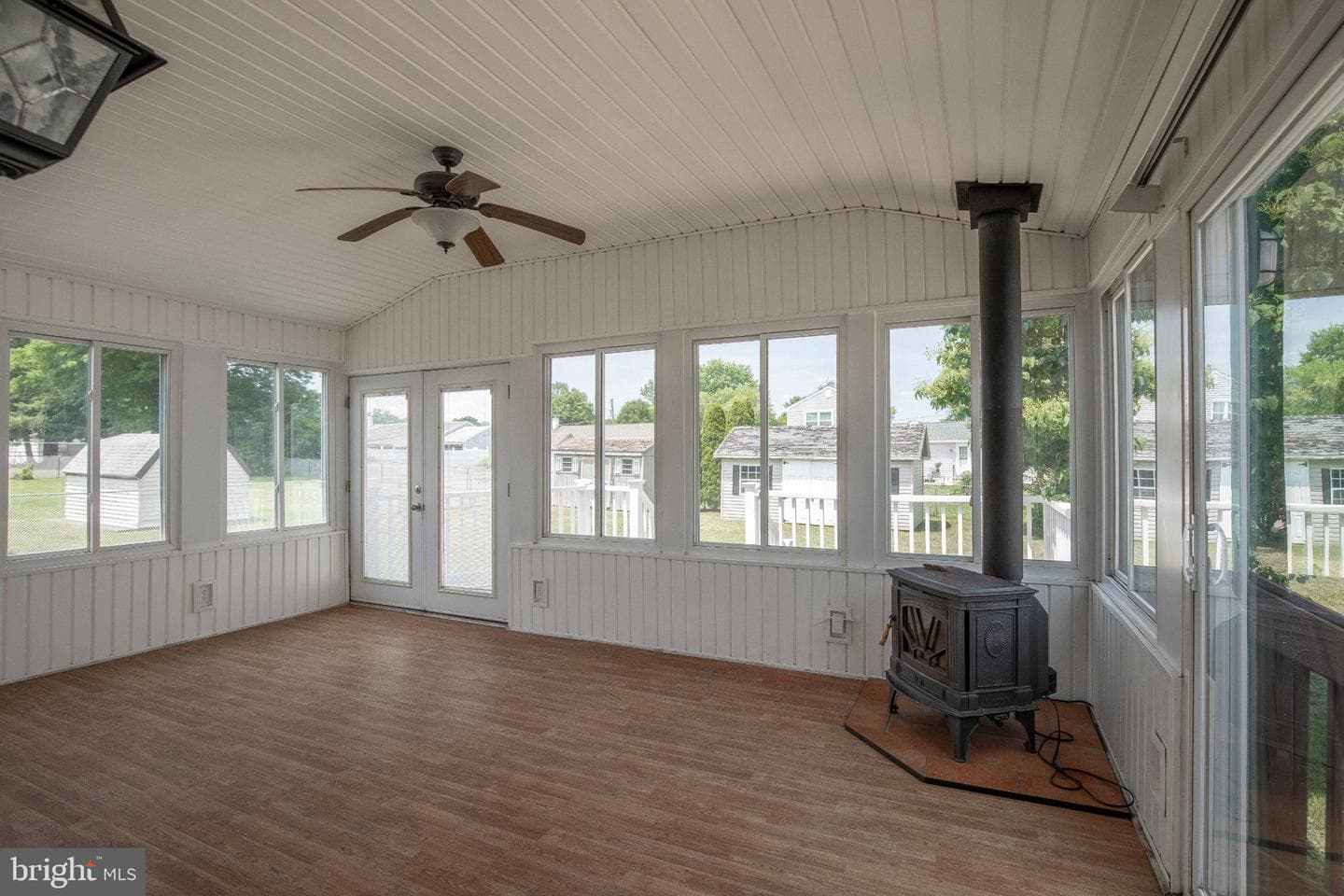 772 Clifford Street photo 16