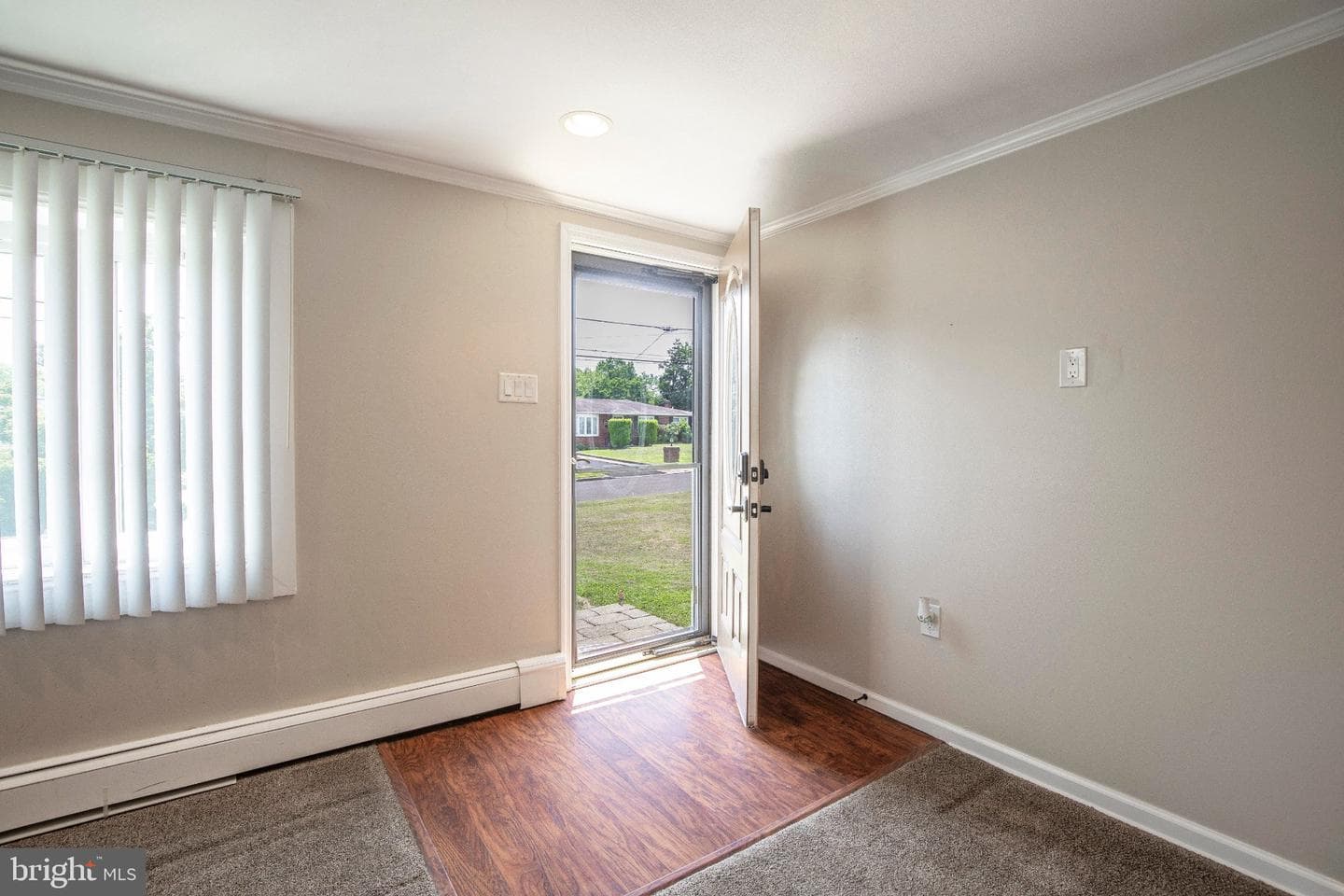772 Clifford Street photo 5