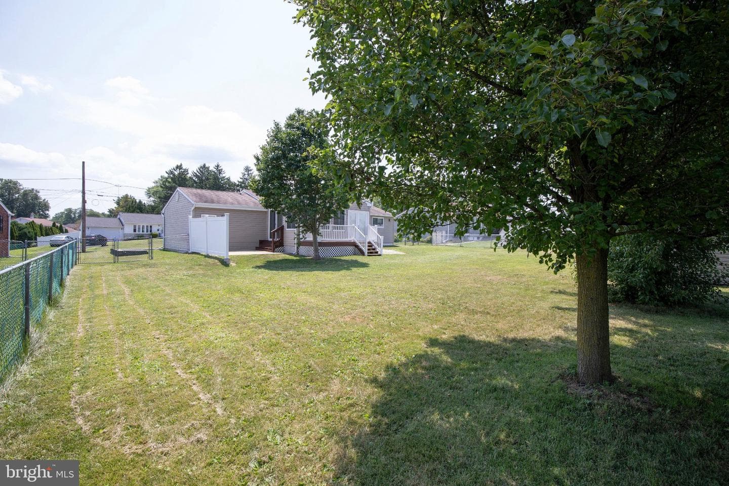 772 Clifford Street photo 56