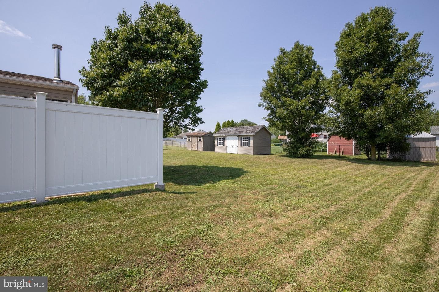 772 Clifford Street photo 58