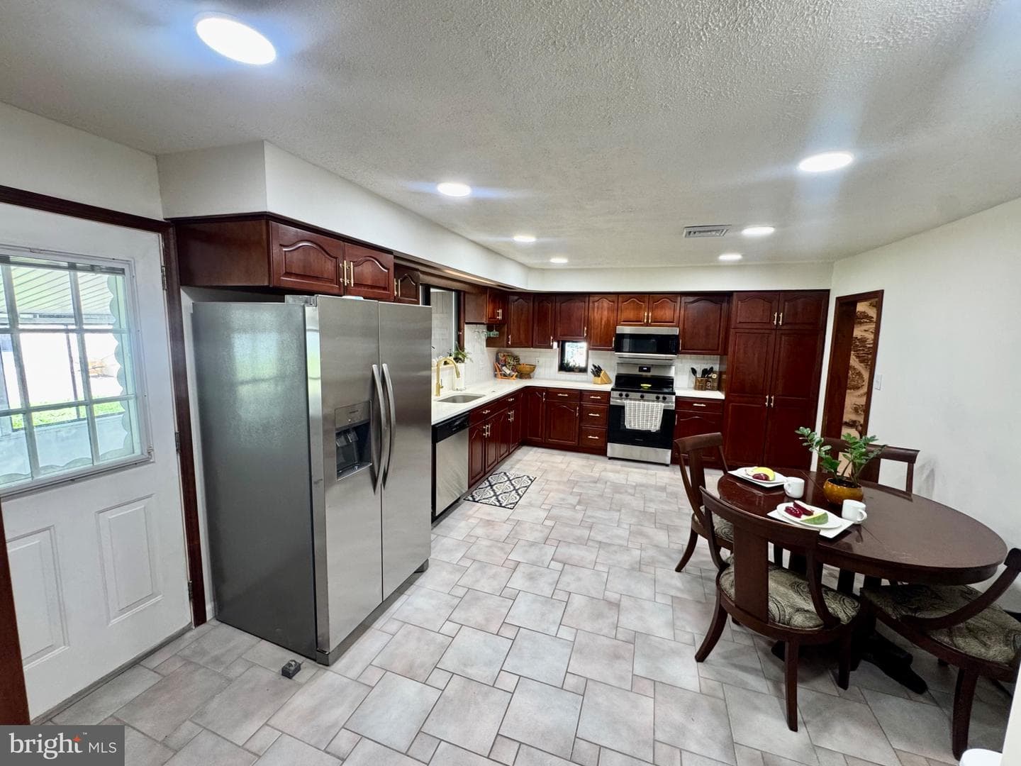 454 Dunksferry Road photo 31