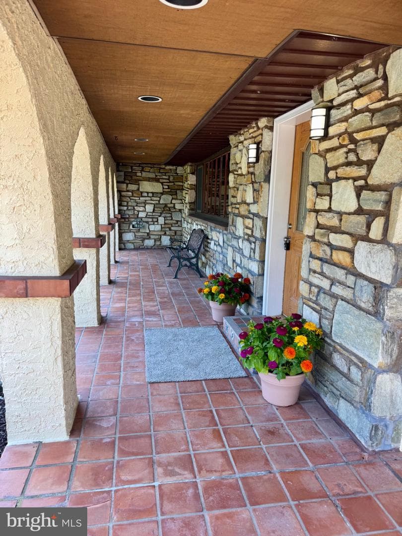 454 Dunksferry Road photo 8