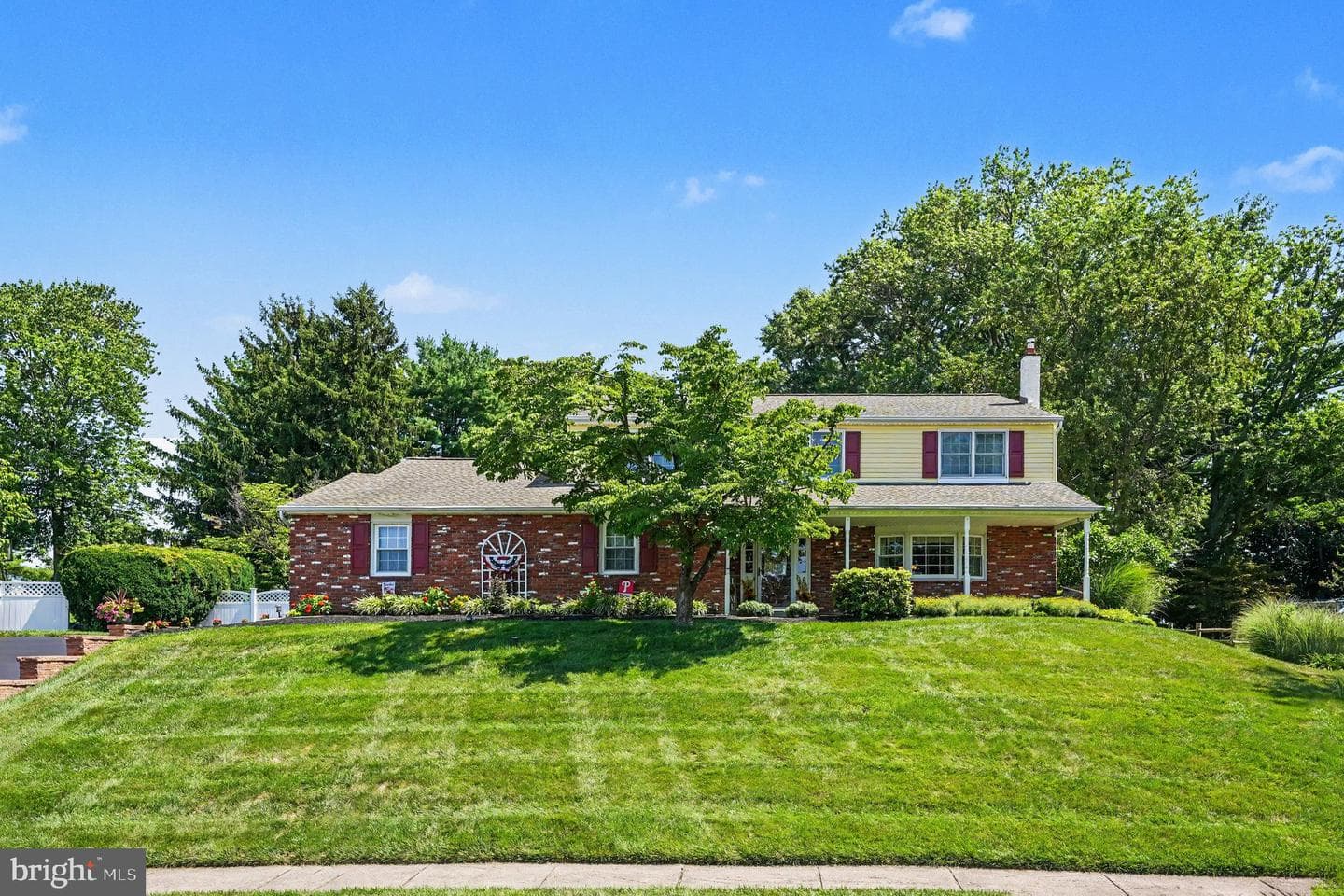 161 Andrew Dr photo 1