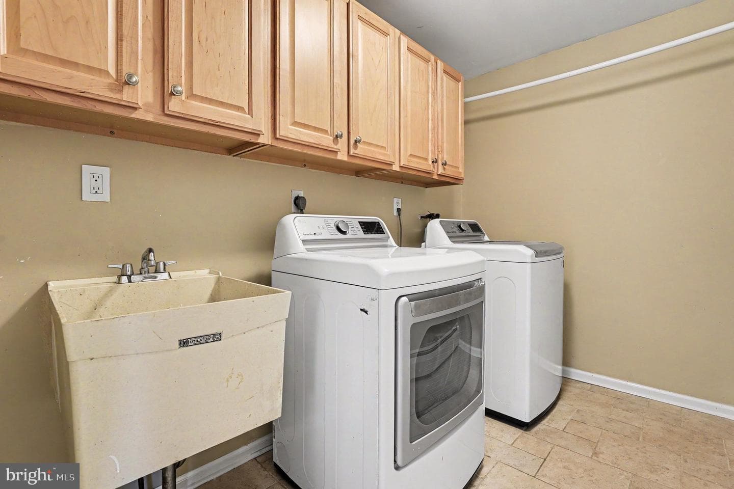 161 Andrew Dr photo 26