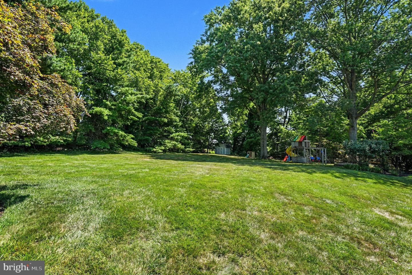 161 Andrew Dr photo 32