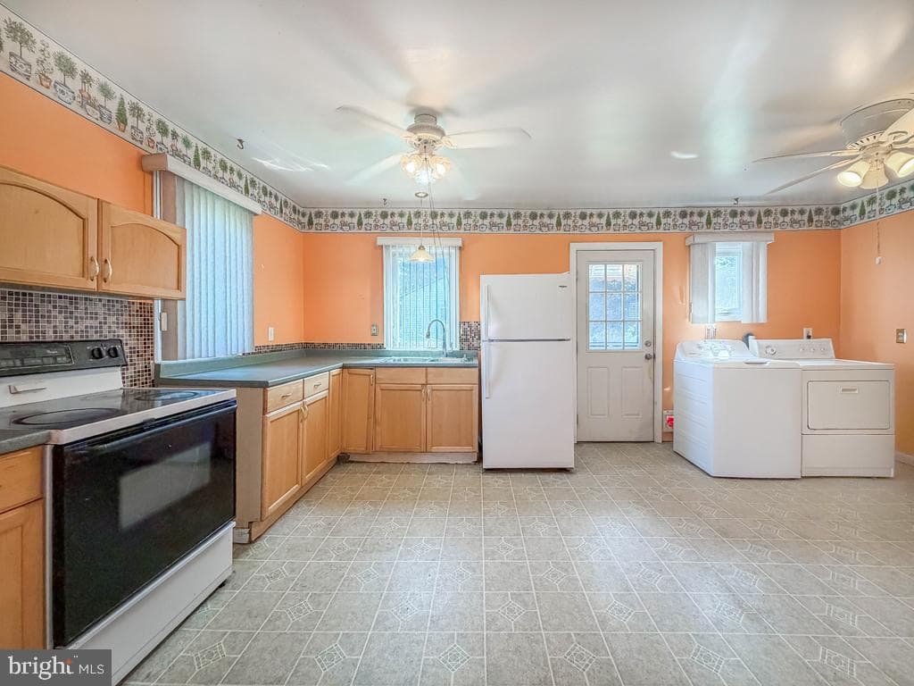 1005 Third Avenue photo 9