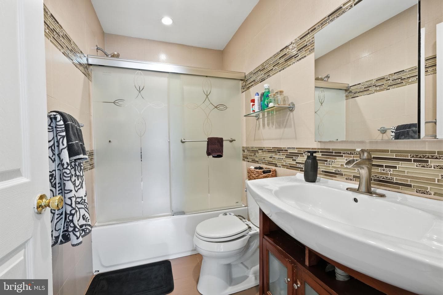 2347 Maple Avenue photo 24