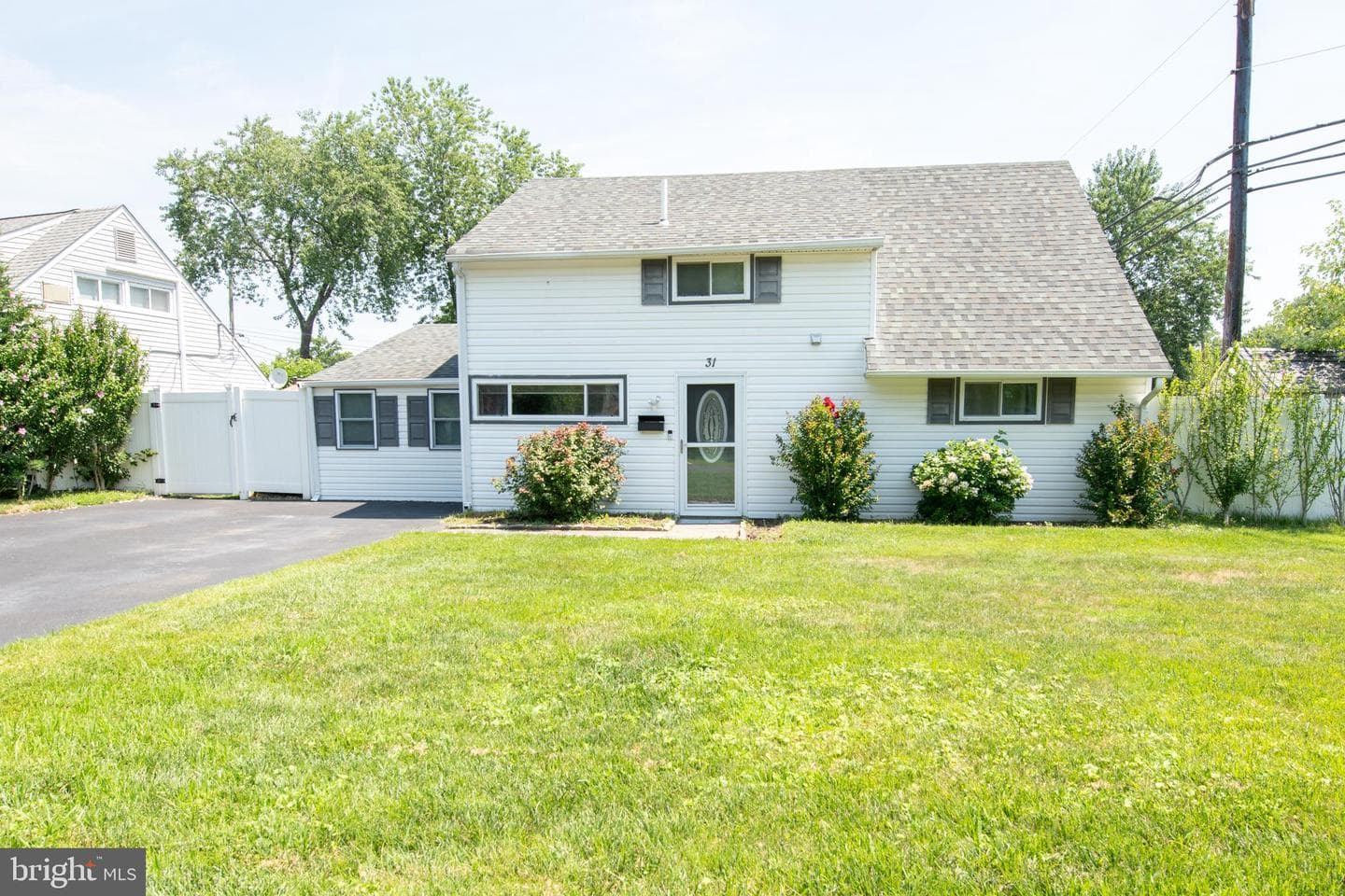 31 Roundwood Lane, Levittown