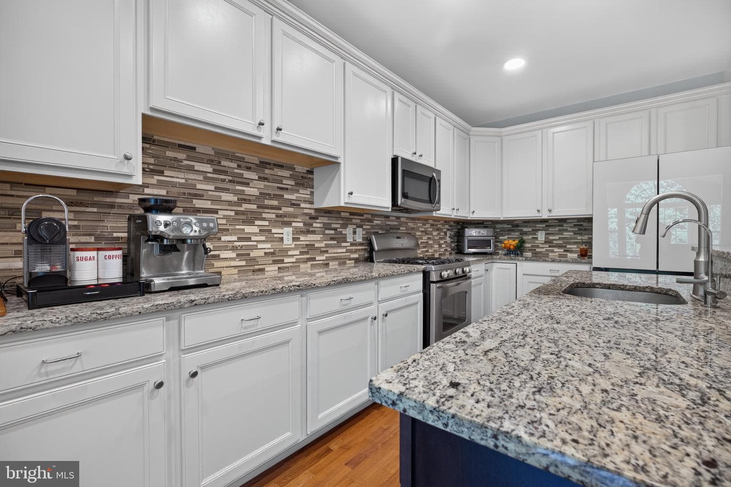 417 Oxford Lane photo 14