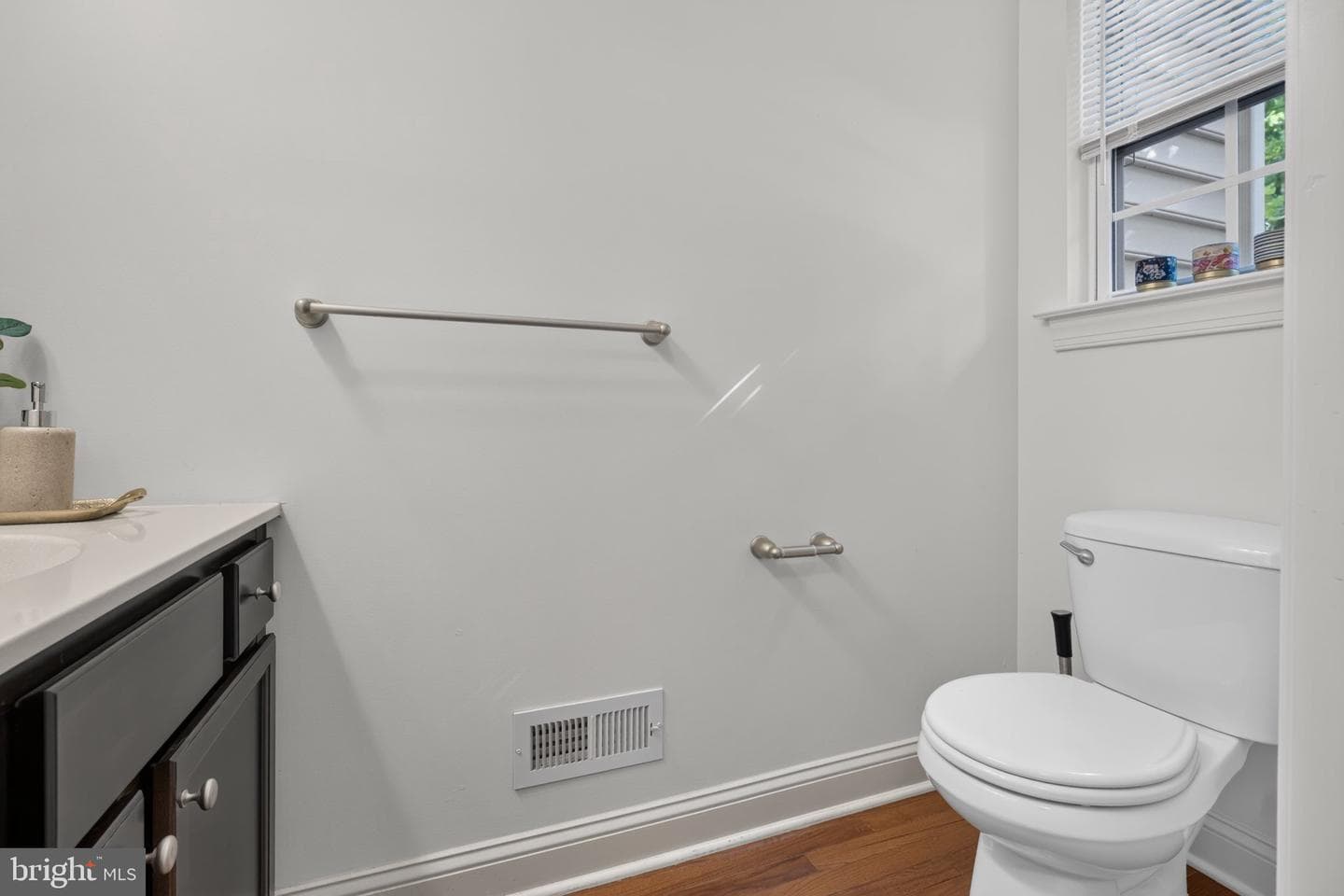 417 Oxford Lane photo 18