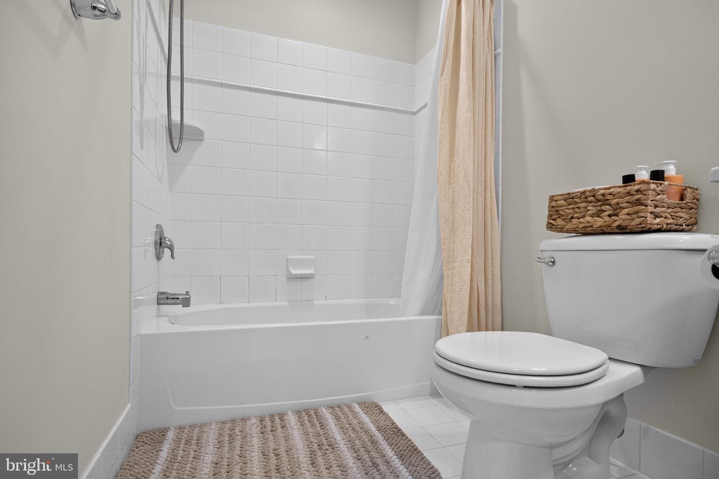 417 Oxford Lane photo 27