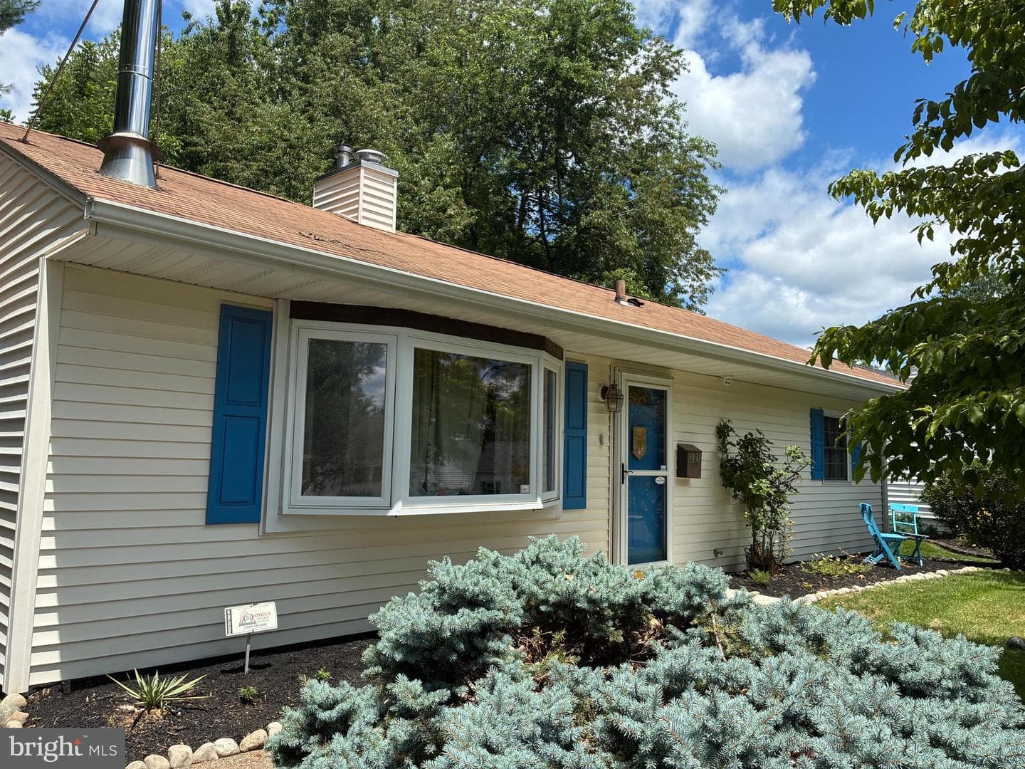 221 Devon Road photo 2