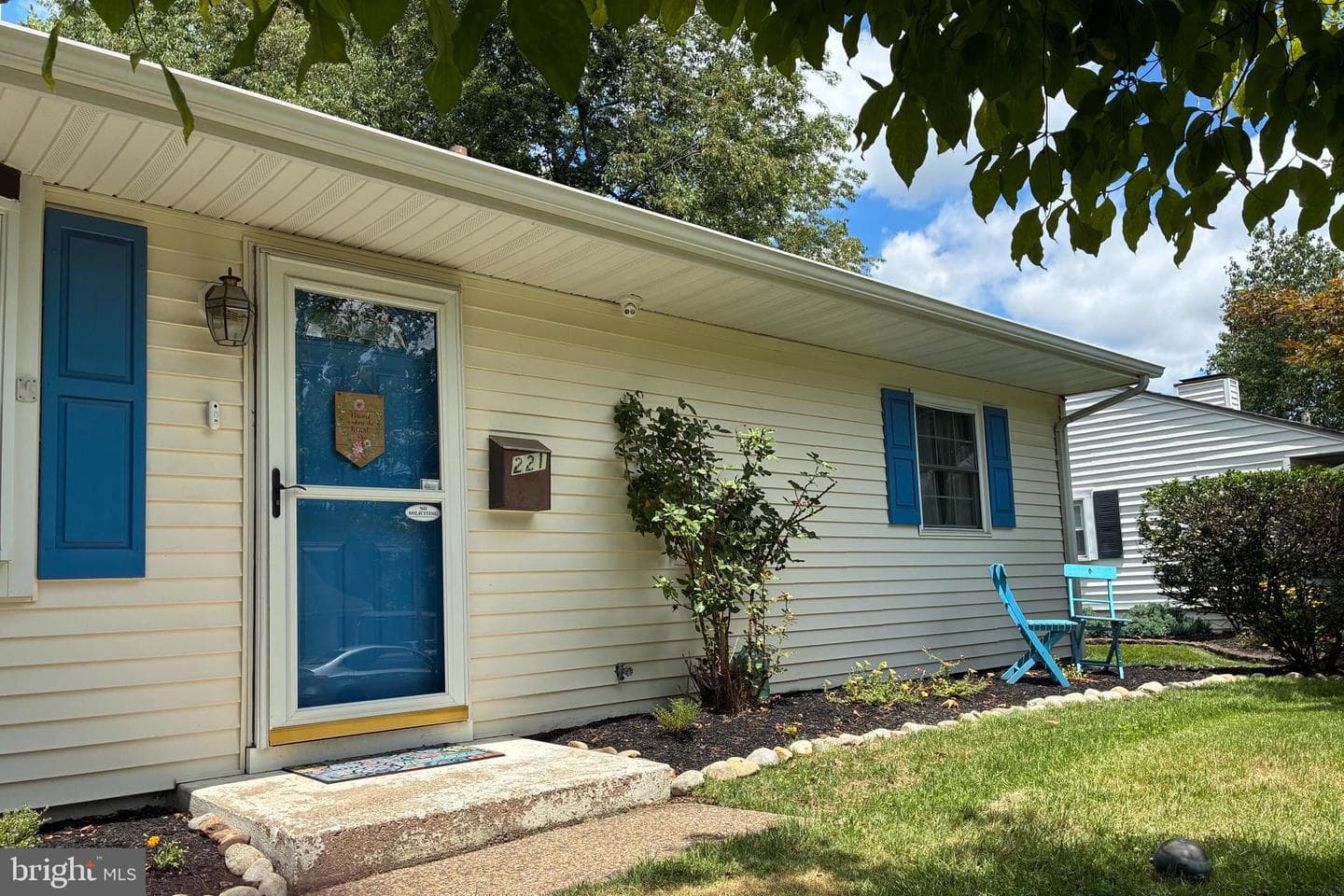 221 Devon Road photo 3