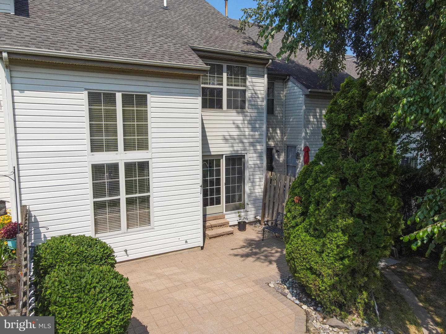 104 Suffield Court photo 10