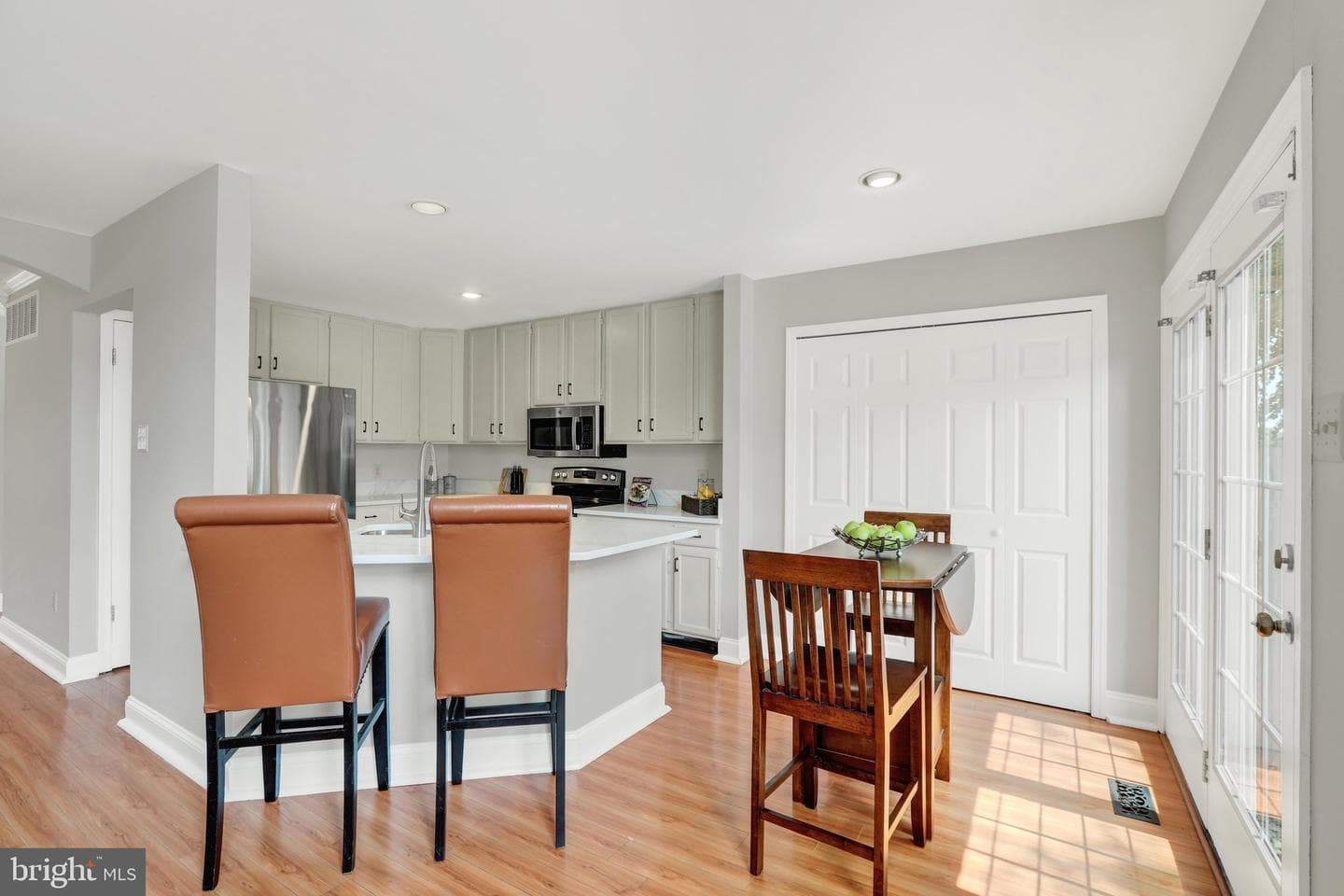 104 Suffield Court photo 27