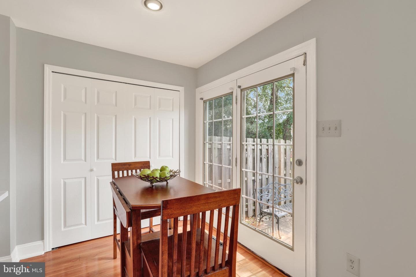 104 Suffield Court photo 28