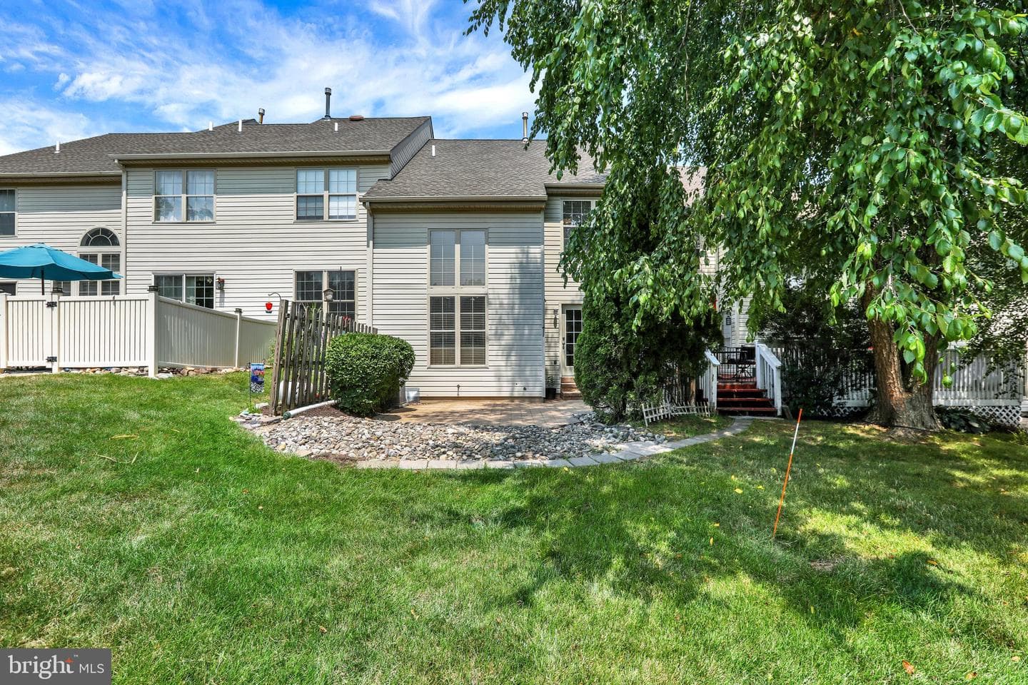 104 Suffield Court photo 31