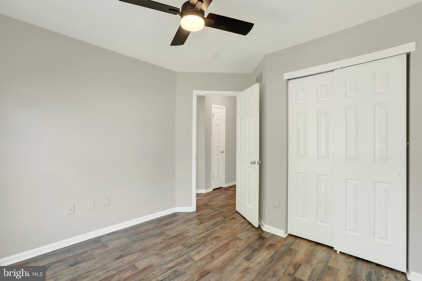 104 Suffield Court photo 41