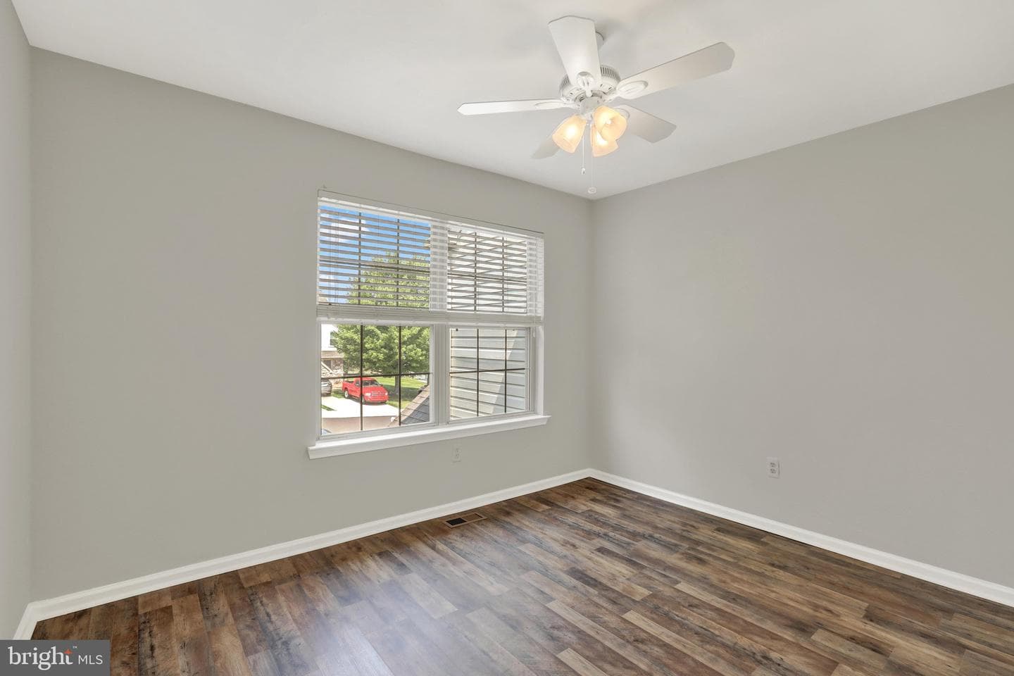 104 Suffield Court photo 43