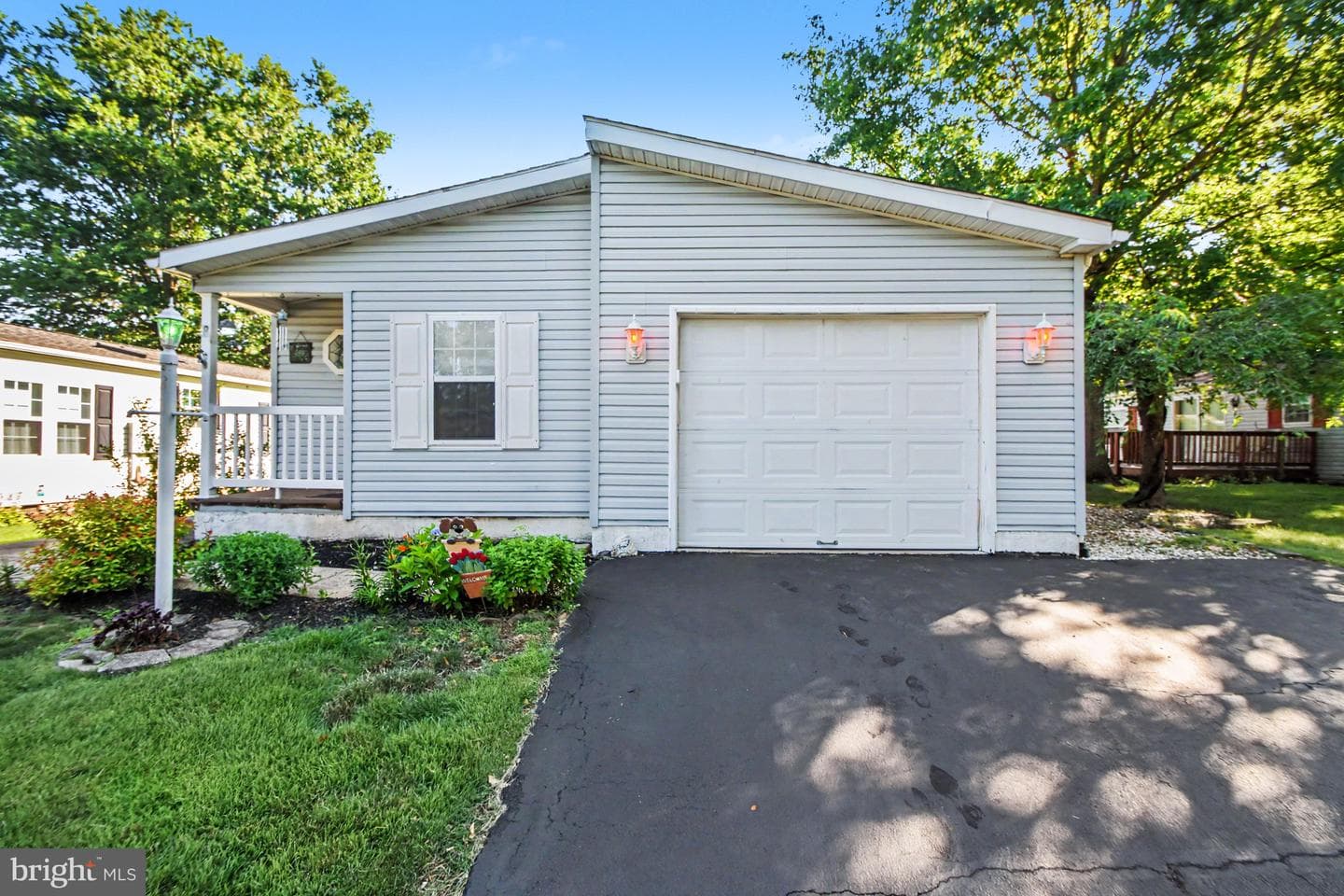 8 Williams Way photo 1