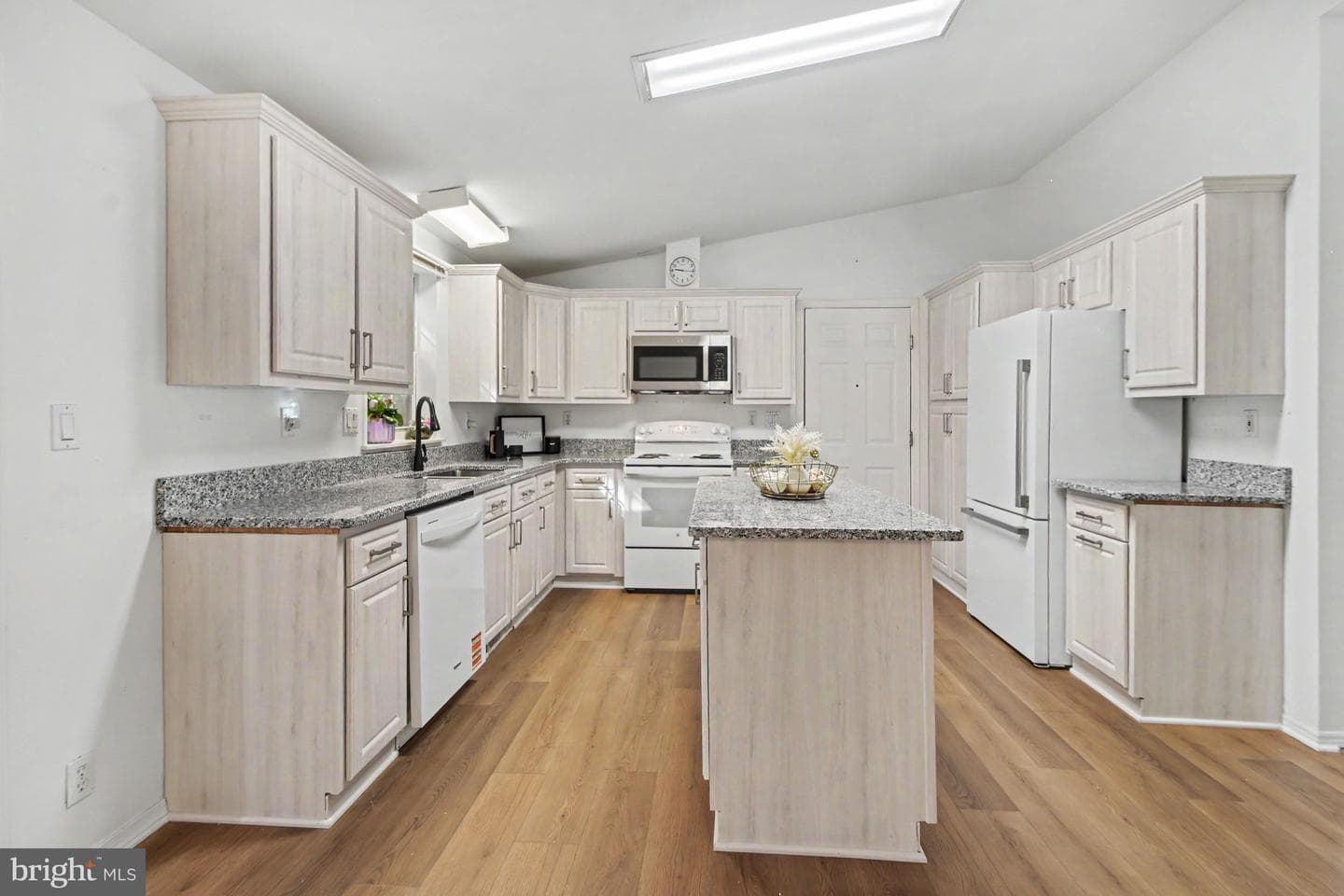 8 Williams Way photo 5